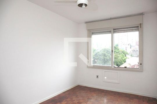 Quarto 1 de apartamento para alugar com 2 quartos, 82m² em Rio Branco, Porto Alegre