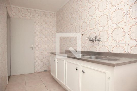 Cozinha + Área de Serviço de apartamento para alugar com 2 quartos, 82m² em Rio Branco, Porto Alegre
