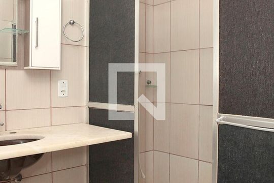 Banheiro de apartamento para alugar com 2 quartos, 82m² em Rio Branco, Porto Alegre