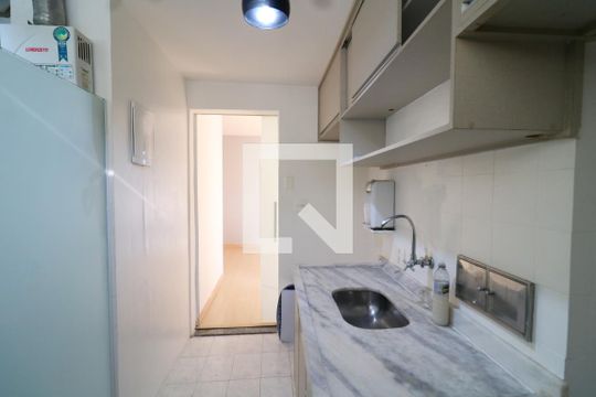 Cozinha de apartamento para alugar com 2 quartos, 57m² em Moneró, Rio de Janeiro