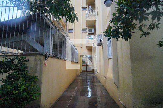 Entrada de apartamento à venda com 1 quarto, 51m² em Centro, São Leopoldo