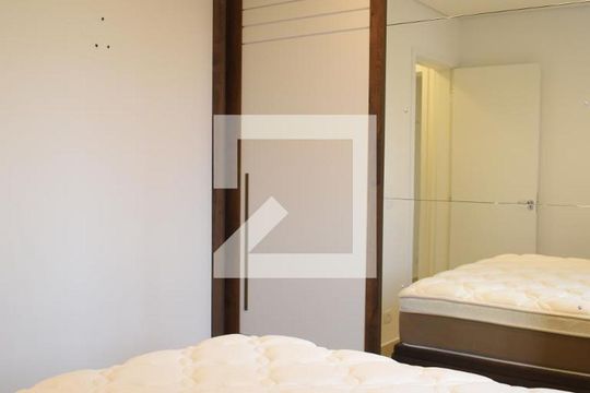 Quarto 1 de apartamento para alugar com 2 quartos, 50m² em Santa Quitéria, Curitiba