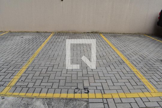 Vaga de estacionamento de apartamento para alugar com 2 quartos, 50m² em Santa Quitéria, Curitiba
