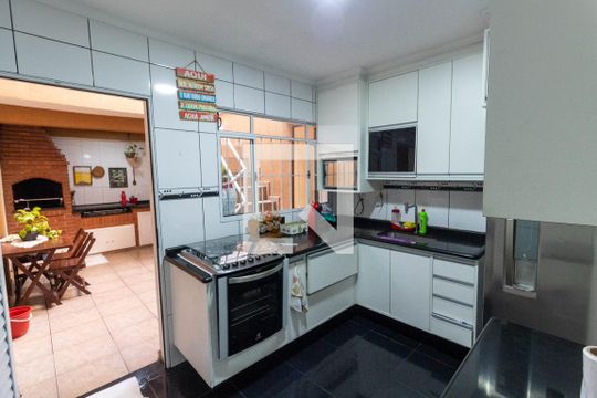 Cozinha de casa à venda com 2 quartos, 90m² em Jardim Três Marias, São Paulo