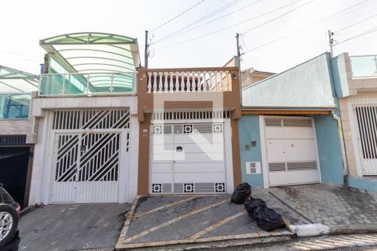 Fachada de casa à venda com 2 quartos, 90m² em Jardim Três Marias, São Paulo