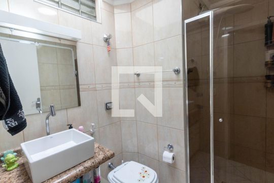 Banheiro de casa à venda com 2 quartos, 90m² em Jardim Três Marias, São Paulo