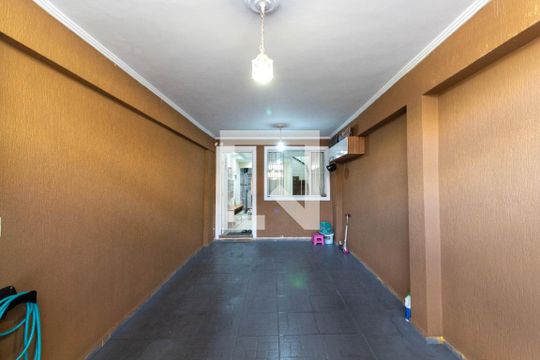 Garagem de casa à venda com 2 quartos, 90m² em Jardim Três Marias, São Paulo