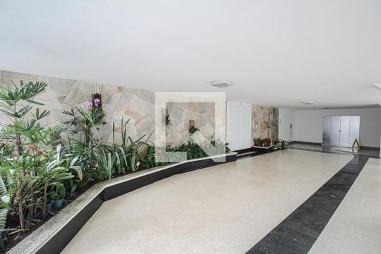 Hall de Entrada de apartamento à venda com 2 quartos, 130m² em Paraíso, São Paulo