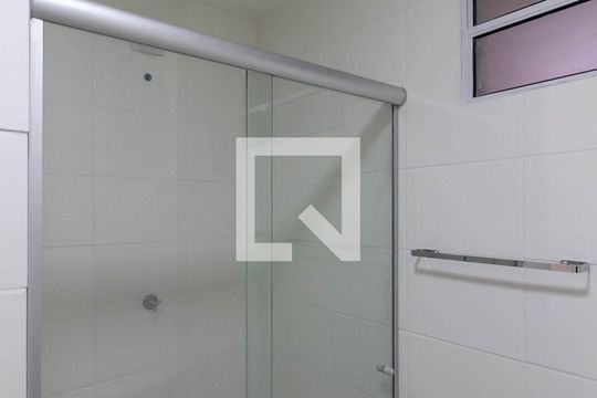 Banheiro Social de apartamento para alugar com 2 quartos, 43m² em Estoril, Belo Horizonte