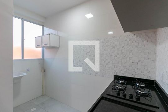 Cozinha e Área de Serviço de apartamento para alugar com 2 quartos, 43m² em Estoril, Belo Horizonte