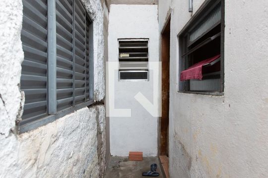 Corredor Externo  de casa à venda com 1 quarto, 50m² em Vila Taquari, São Paulo