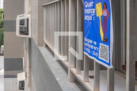 Plaquinha de apartamento para alugar com 2 quartos, 90m² em Barra da Tijuca, Rio de Janeiro