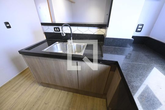 Cozinha de apartamento à venda com 2 quartos, 40m² em Setor Morada do Sol, Goiânia