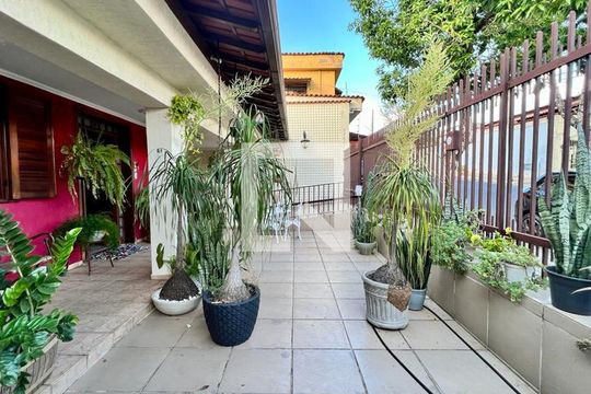 Fachada de casa à venda com 4 quartos, 482m² em Nova Vista, Belo Horizonte