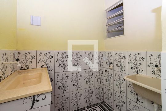 Cozinha de casa para alugar com 1 quarto, 40m² em Cordovil, Rio de Janeiro