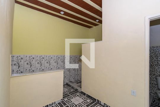 Casa para alugar com 1 quarto, 40m² em Cordovil, Rio de Janeiro