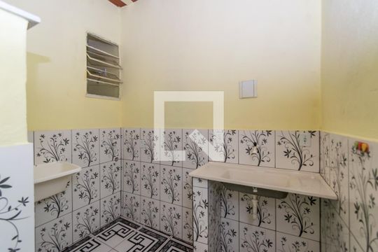Cozinha de casa para alugar com 1 quarto, 40m² em Cordovil, Rio de Janeiro