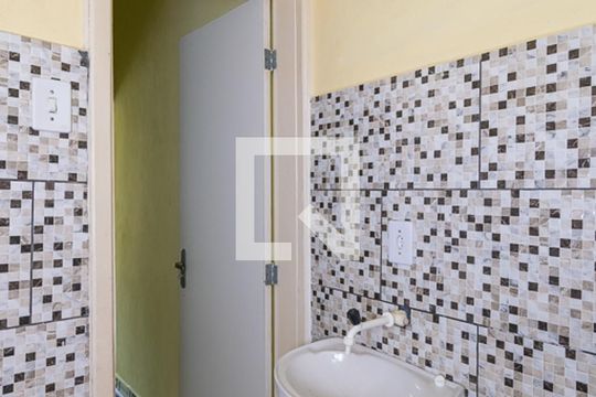 Banheiro de casa para alugar com 1 quarto, 40m² em Cordovil, Rio de Janeiro
