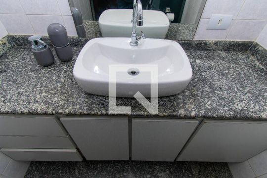 Banheiro da Suíte de casa à venda com 3 quartos, 223m² em Vila Antonieta, São Paulo