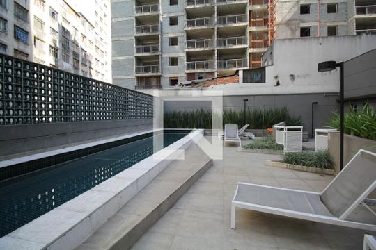 Área comum - Piscina de apartamento para alugar com 1 quarto, 25m² em Sé, São Paulo