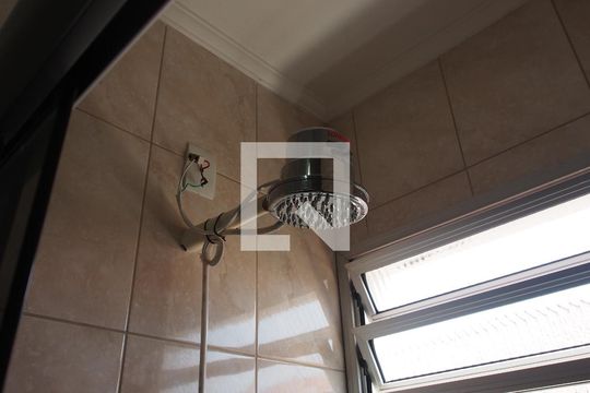 Banheiro de casa de condomínio à venda com 2 quartos, 118m² em Vila Maringa, Jundiaí