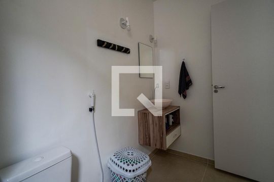 Banheiro de casa à venda com 2 quartos, 100m² em Piratininga, Niterói