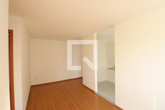 Sala de apartamento para alugar com 2 quartos, 44m² em Alcantara, São Gonçalo