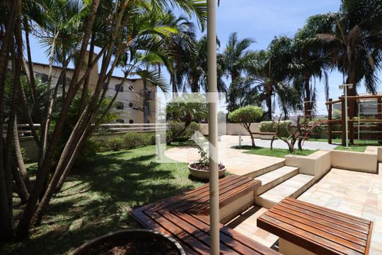 Jardim de apartamento para alugar com 3 quartos, 100m² em Centro, Uberlândia