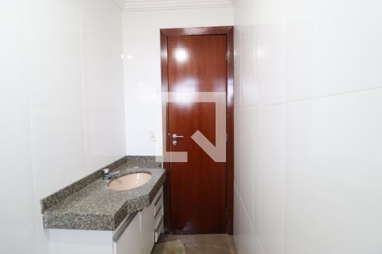 Banheiro Social de apartamento para alugar com 3 quartos, 100m² em Centro, Uberlândia