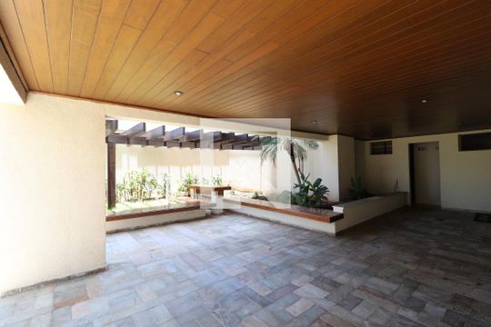 Área comum de apartamento para alugar com 3 quartos, 100m² em Centro, Uberlândia