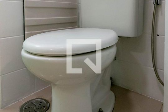 Banheiro Social de kitnet/studio à venda com 1 quarto, 50m² em Savassi, Belo Horizonte