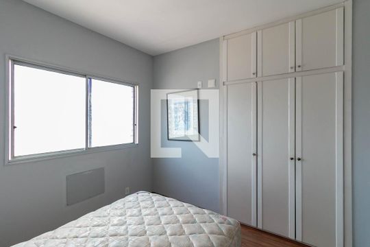 Quarto de kitnet/studio à venda com 1 quarto, 50m² em Savassi, Belo Horizonte