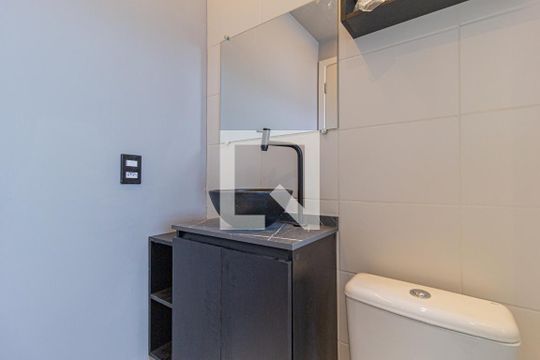 Banheiro de apartamento à venda com 1 quarto, 29m² em Km 18, Osasco