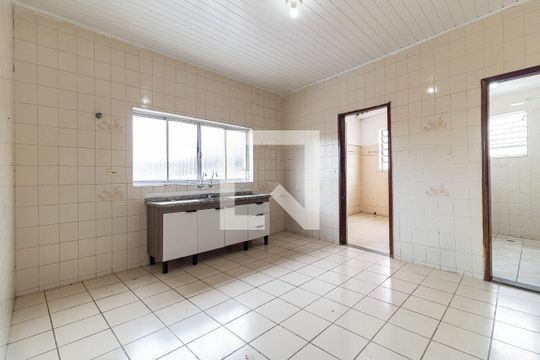 Cozinha de apartamento para alugar com 1 quarto, 60m² em São João Climaco, São Paulo