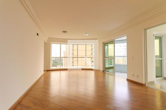 Apartamento para alugar com 4 quartos, 255m² em Campo Comprido, Curitiba