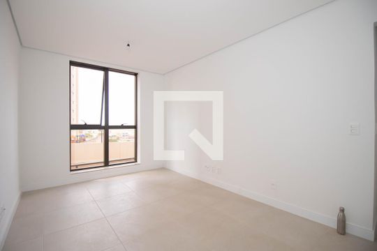 Sala de apartamento à venda com 3 quartos, 70m² em Samambaia Norte, Brasília