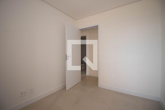 Quarto 1 de apartamento à venda com 3 quartos, 70m² em Samambaia Norte, Brasília