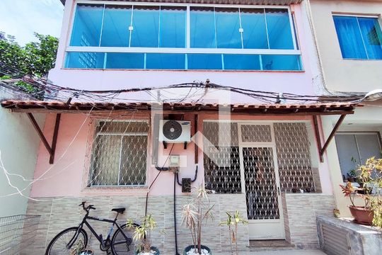 Fachada de casa à venda com 2 quartos, 104m² em Engenho de Dentro, Rio de Janeiro
