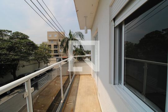 Sacada da suíte 2 de casa para alugar com 3 quartos, 156m² em Vila Gea, São Paulo