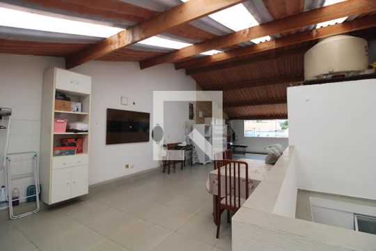 Salão de casa para alugar com 3 quartos, 156m² em Vila Gea, São Paulo