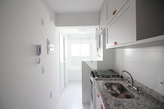Cozinha de apartamento para alugar com 1 quarto, 55m² em Vila Lusitânia, São Bernardo do Campo
