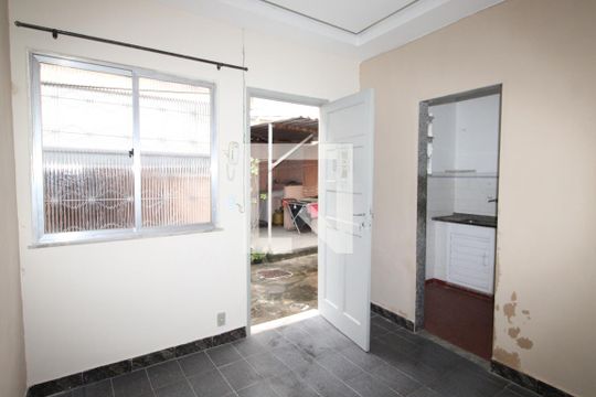 Casa à venda com 1 quarto, 50m² em Irajá, Rio de Janeiro