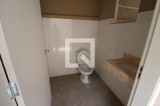 Banheiro 2 de casa à venda com 7 quartos, 150m² em Vila Gustavo, São Paulo