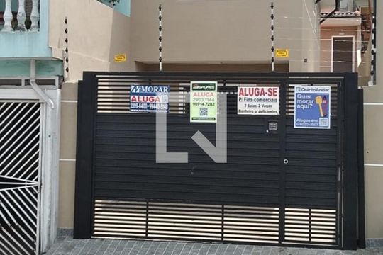 Fachada de casa à venda com 7 quartos, 150m² em Vila Gustavo, São Paulo