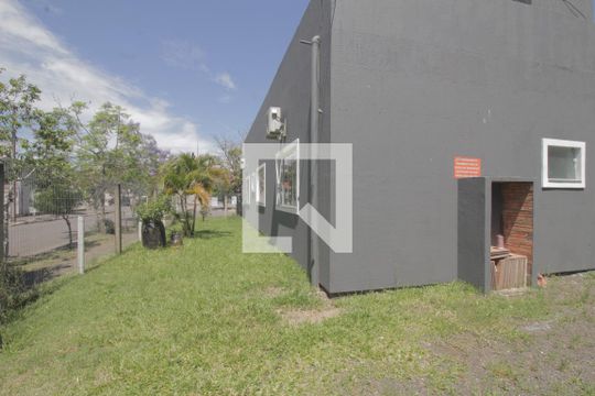 Área externa de casa à venda com 3 quartos, 118m² em Estância Velha, Canoas