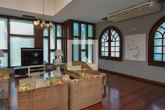 Sala de casa de condomínio à venda com 11 quartos, 1600m² em Barra da Tijuca, Rio de Janeiro
