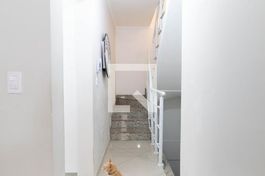 Corredor de casa de condomínio à venda com 2 quartos, 132m² em Vila Principe de Gales, Santo André