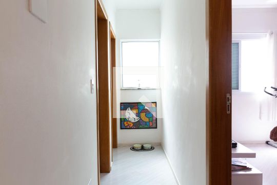 Corredor de casa de condomínio à venda com 2 quartos, 132m² em Vila Principe de Gales, Santo André
