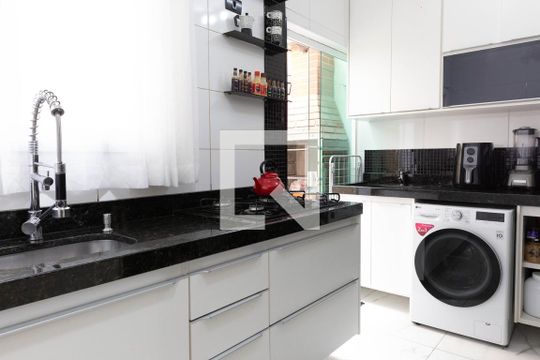 Cozinha de casa de condomínio à venda com 2 quartos, 132m² em Vila Principe de Gales, Santo André