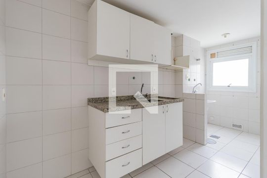 Cozinha de apartamento à venda com 2 quartos, 62m² em Vila Ipiranga, Porto Alegre